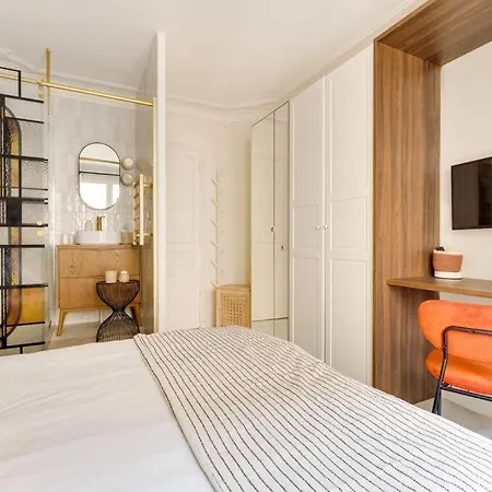 Trocadero -3 Bedrooms *